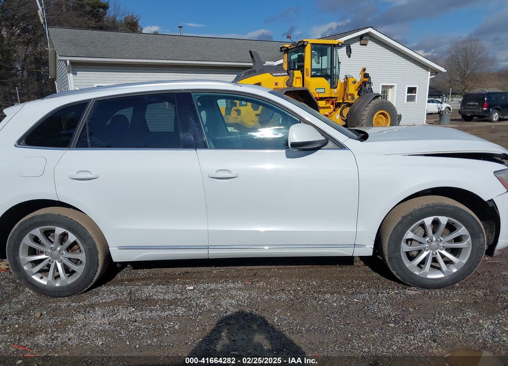 2014 AUDI Q5 2.0T PREMIUM VIN: WA1LFAFPXEA081381