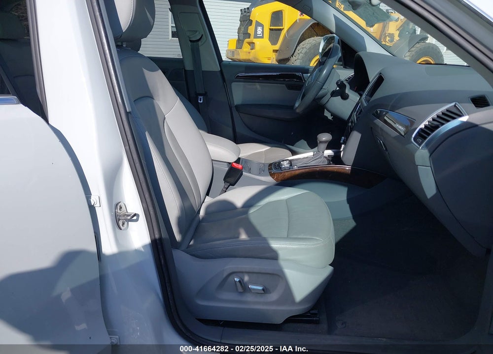 2014 AUDI Q5 2.0T PREMIUM VIN: WA1LFAFPXEA081381