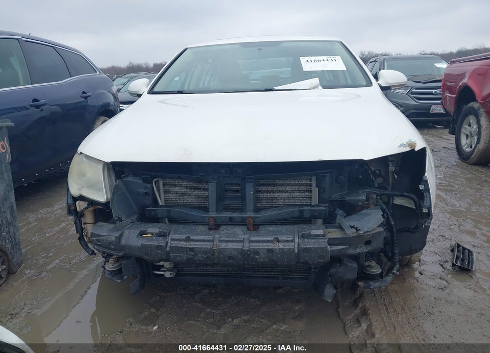 2010 VOLKSWAGEN PASSAT KOMFORT VIN: WVWJM7AN4AE108136