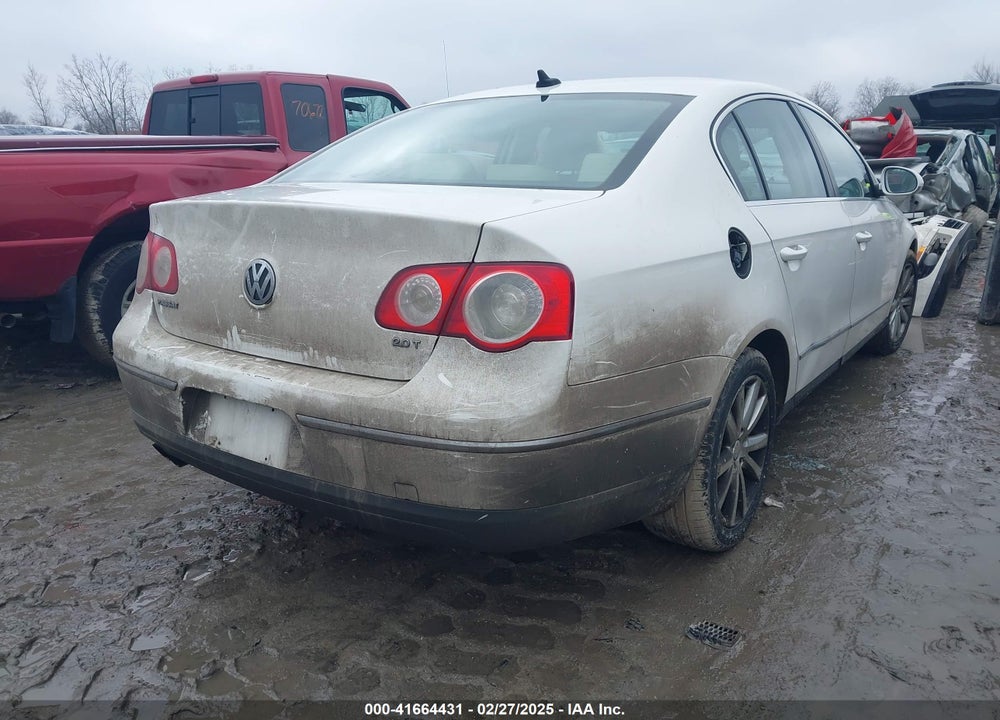 2010 VOLKSWAGEN PASSAT KOMFORT VIN: WVWJM7AN4AE108136