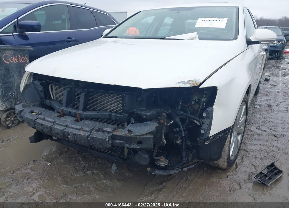2010 VOLKSWAGEN PASSAT KOMFORT VIN: WVWJM7AN4AE108136