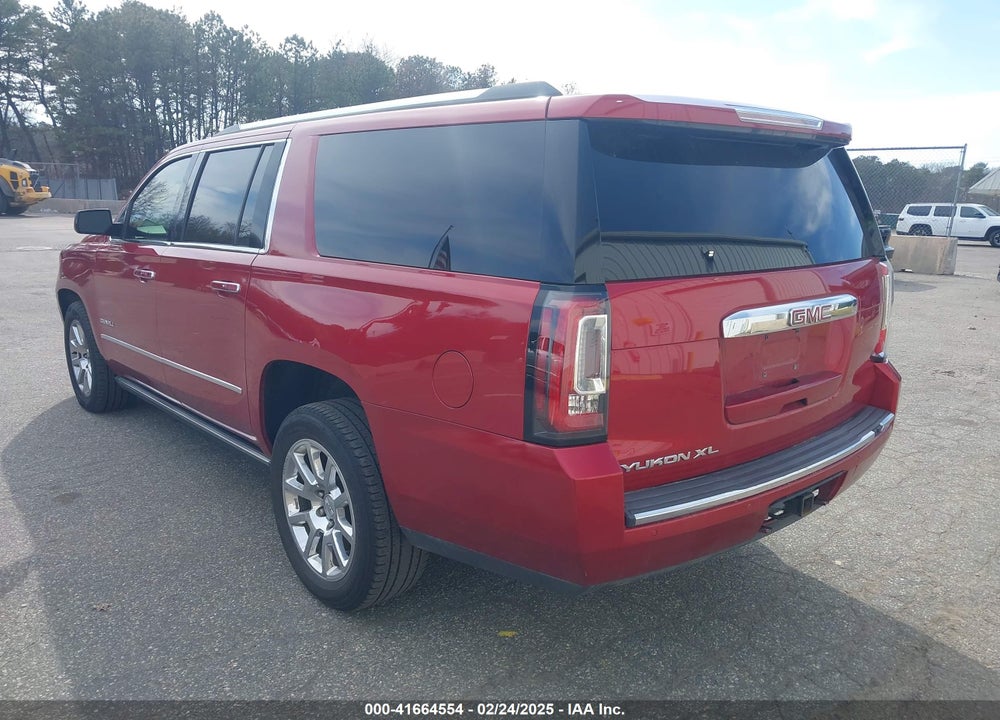 2015 GMC YUKON XL 1500 DENALI VIN: 1GKS2JKJ3FR244636