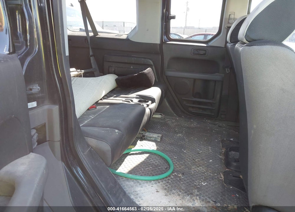 2005 HONDA ELEMENT LX VIN: 5J6YH18365L011536
