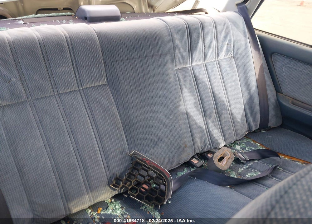 1988 HONDA CIVIC DX VIN: 1HGED3646JA046922