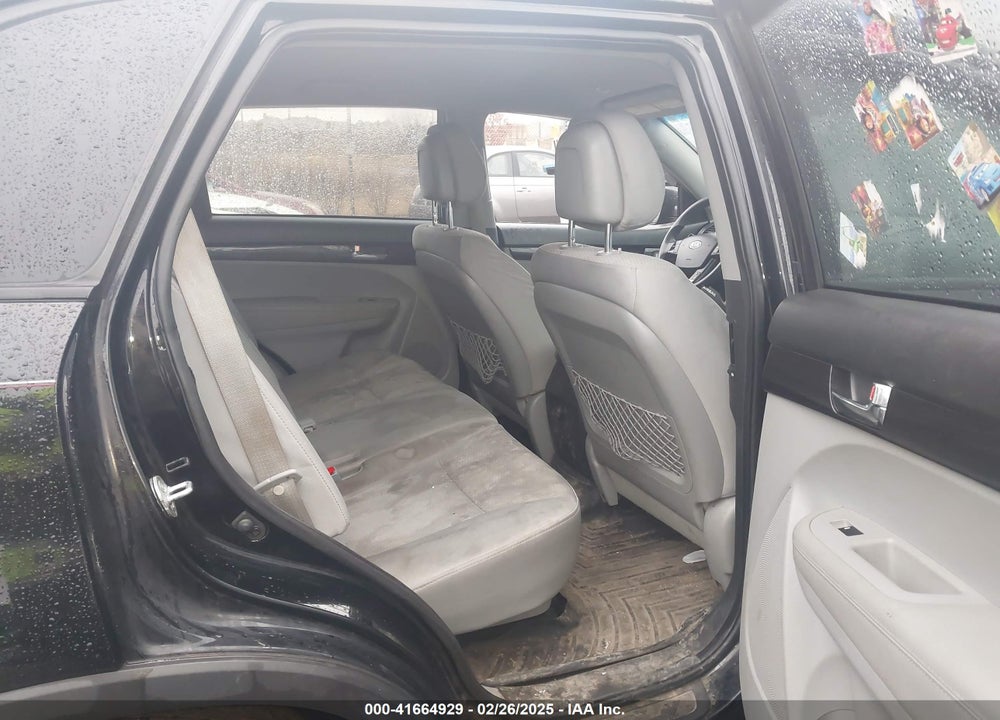 2011 KIA SORENTO VIN: 5XYKT3A1XBG130700