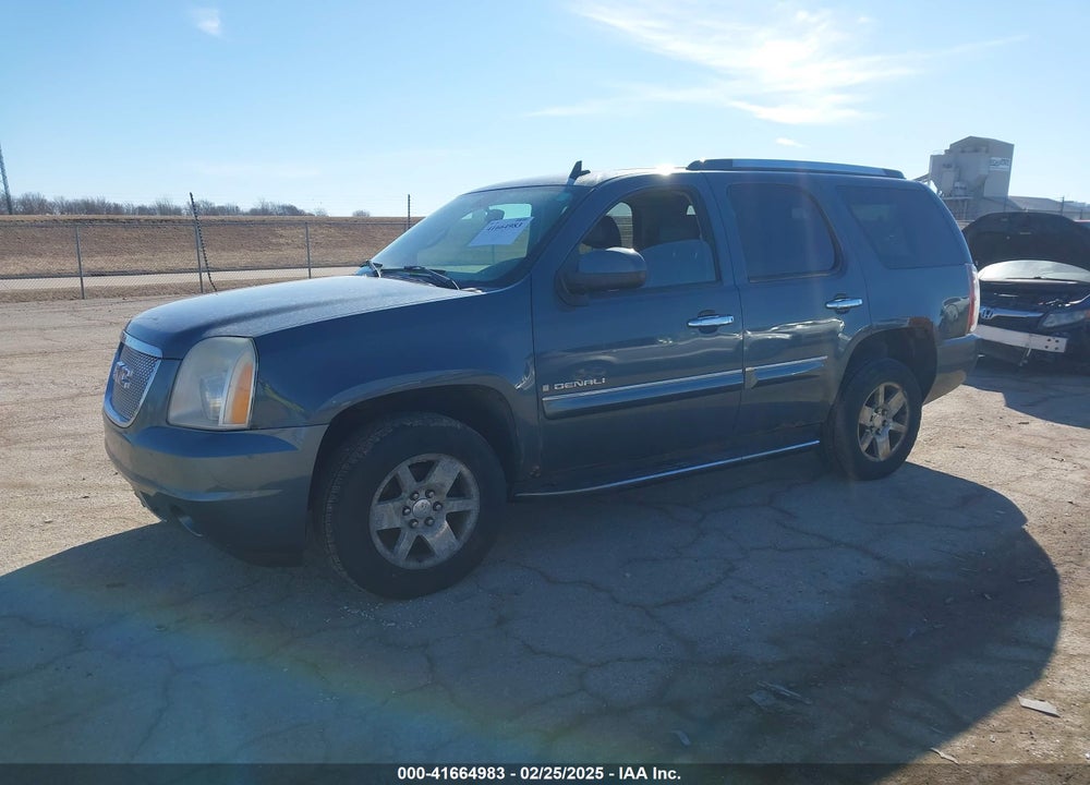 2007 GMC YUKON DENALI VIN: 1GKFK63827J198131