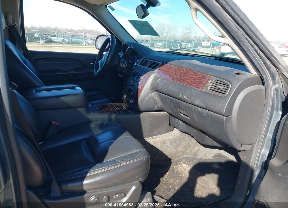 2007 GMC YUKON DENALI VIN: 1GKFK63827J198131
