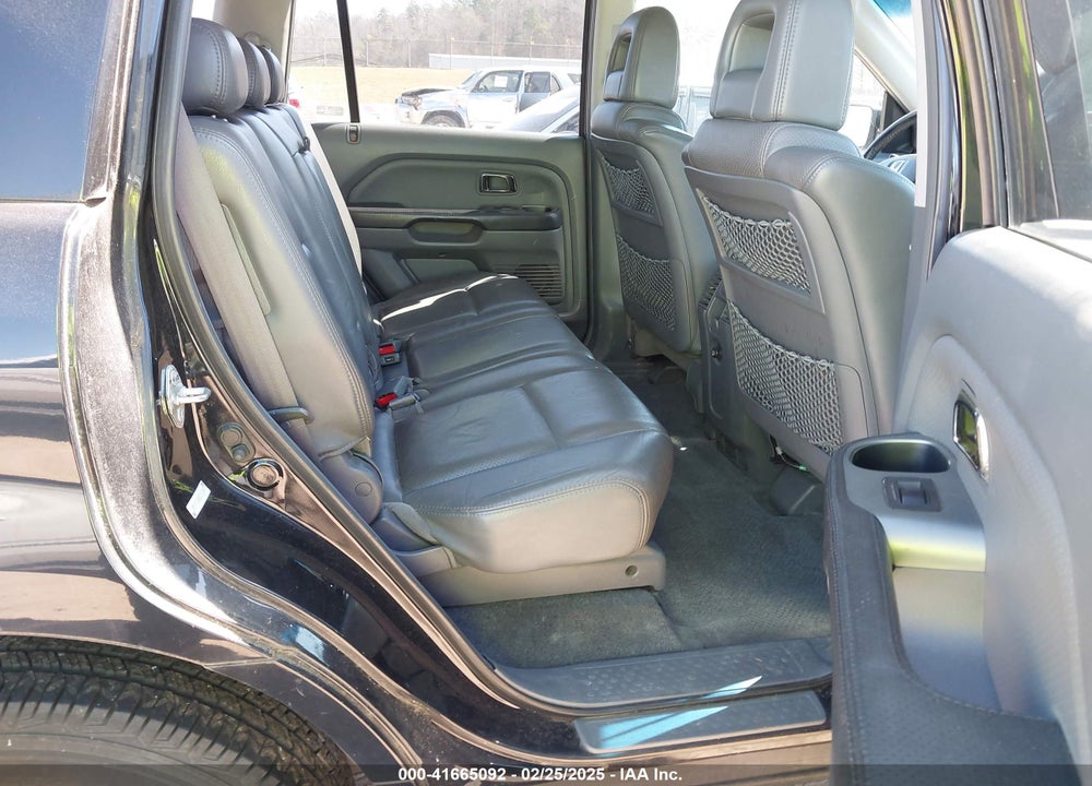 2005 HONDA PILOT EX-L VIN: 5FNYF185X5B016318