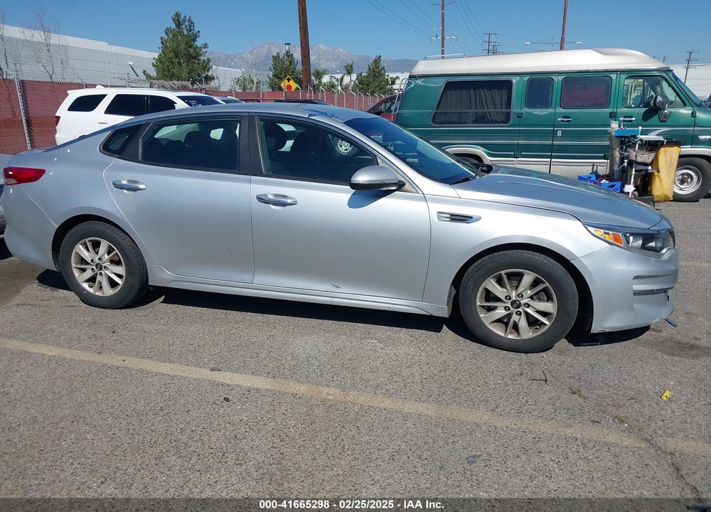 2016 KIA OPTIMA VIN: 5XXGT4L33GG028676