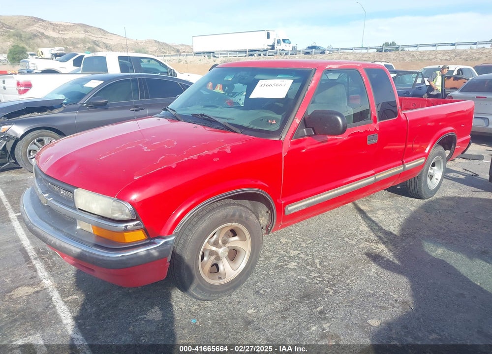 2001 CHEVROLET S-10 LS VIN: 1GCCS19W018137236