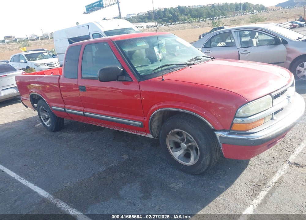 2001 CHEVROLET S-10 LS VIN: 1GCCS19W018137236