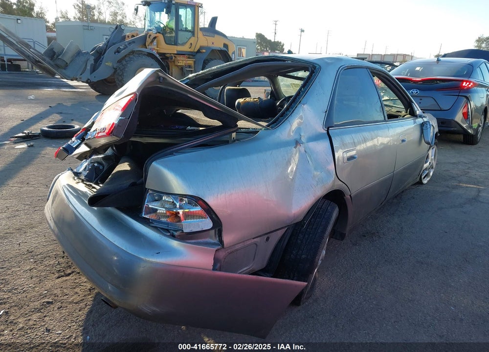 2000 LEXUS ES 300 VIN: JT8BF28G1Y5083715