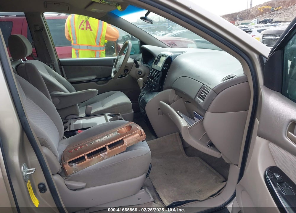 2005 TOYOTA SIENNA LE VIN: 5TDZA23C35S382177