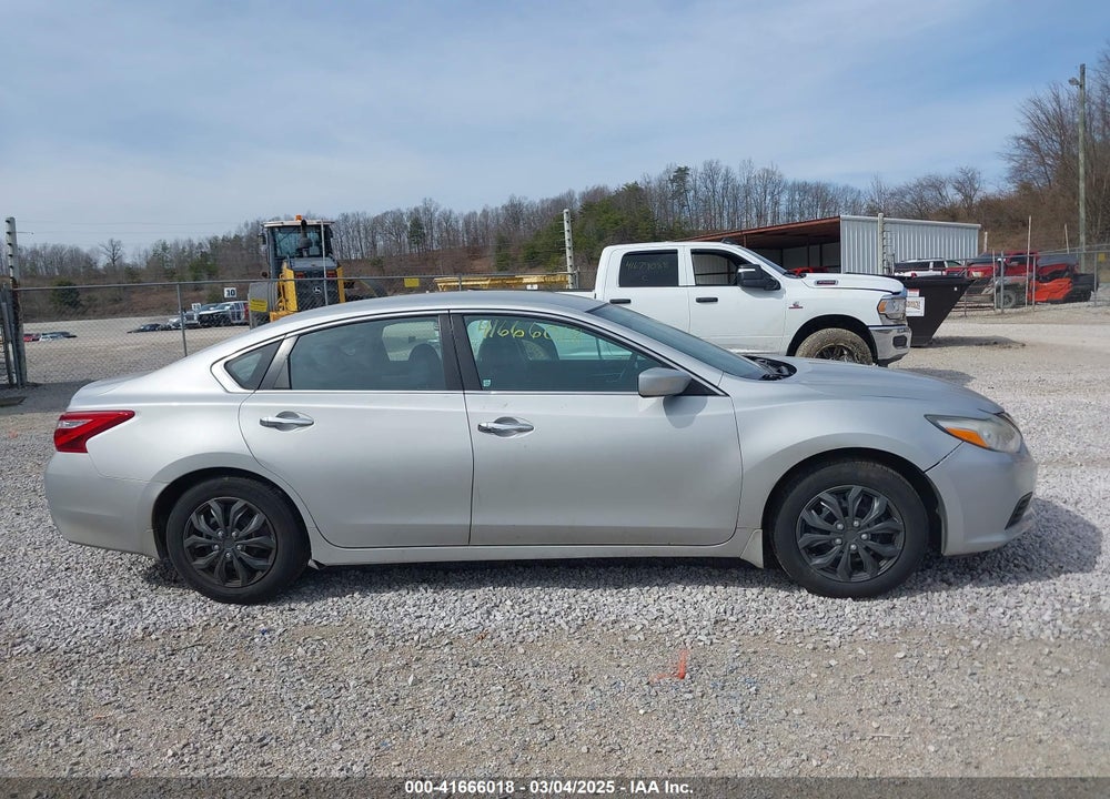 2017 NISSAN ALTIMA VIN: 1N4AL3AP3HN320457
