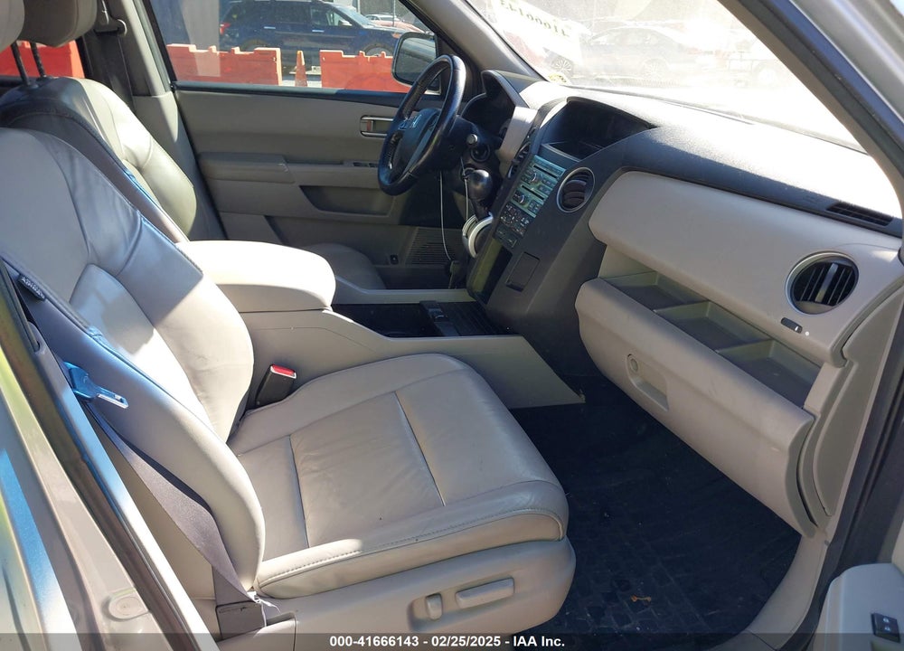 2011 HONDA PILOT VIN: 5FNYF4H69BB072076