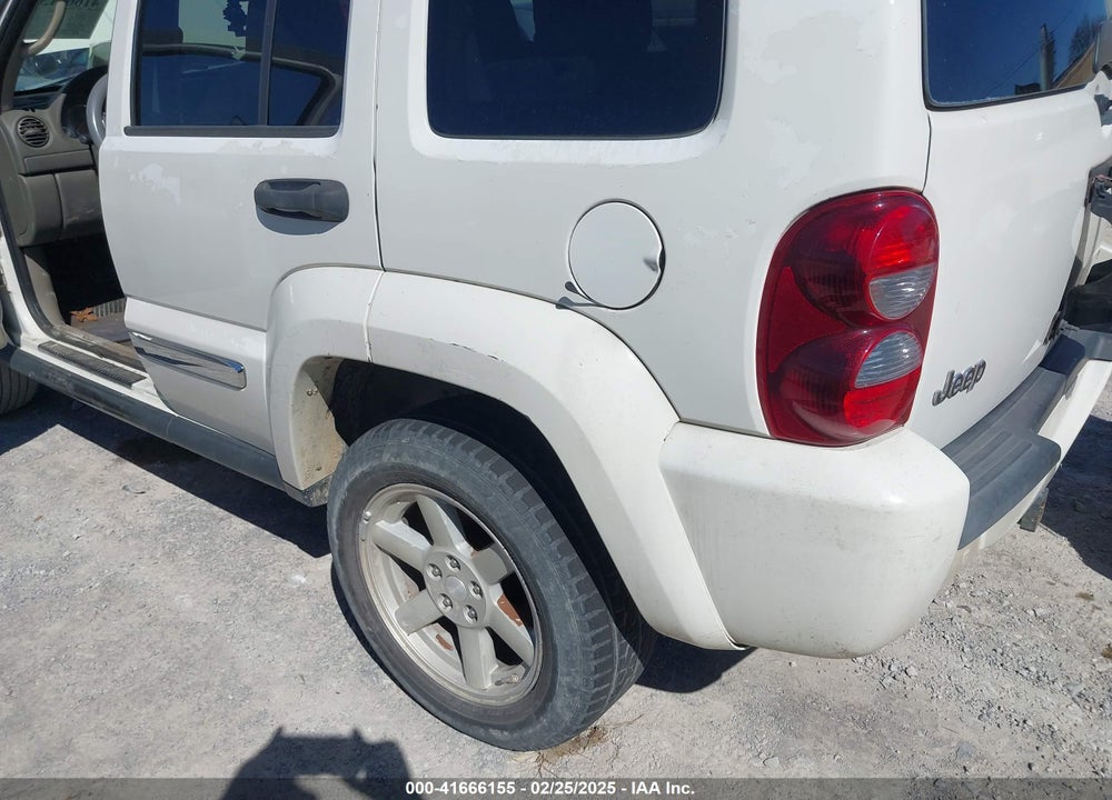 2005 JEEP LIBERTY VIN: 1J4GK58K65W542553
