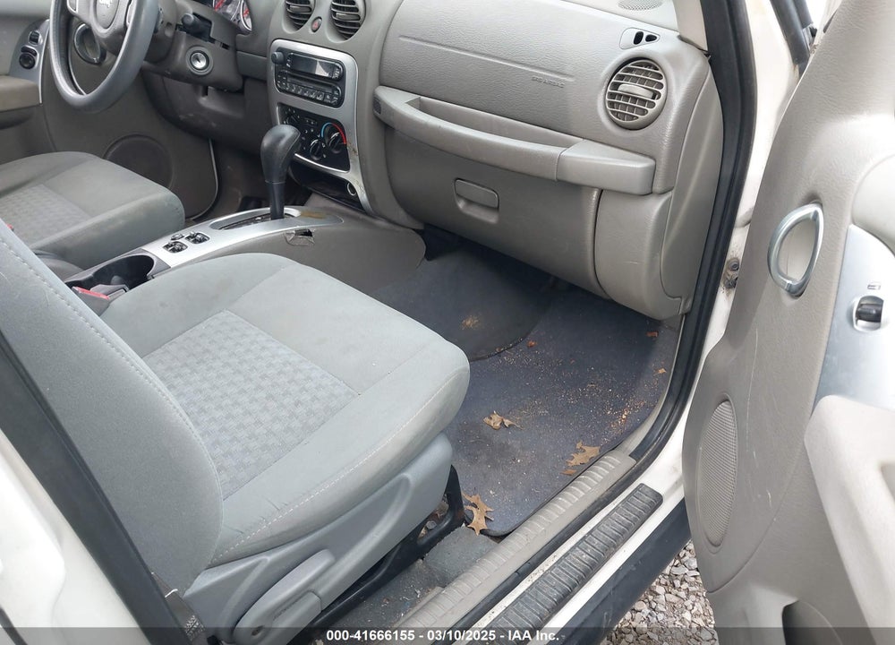 2005 JEEP LIBERTY VIN: 1J4GK58K65W542553