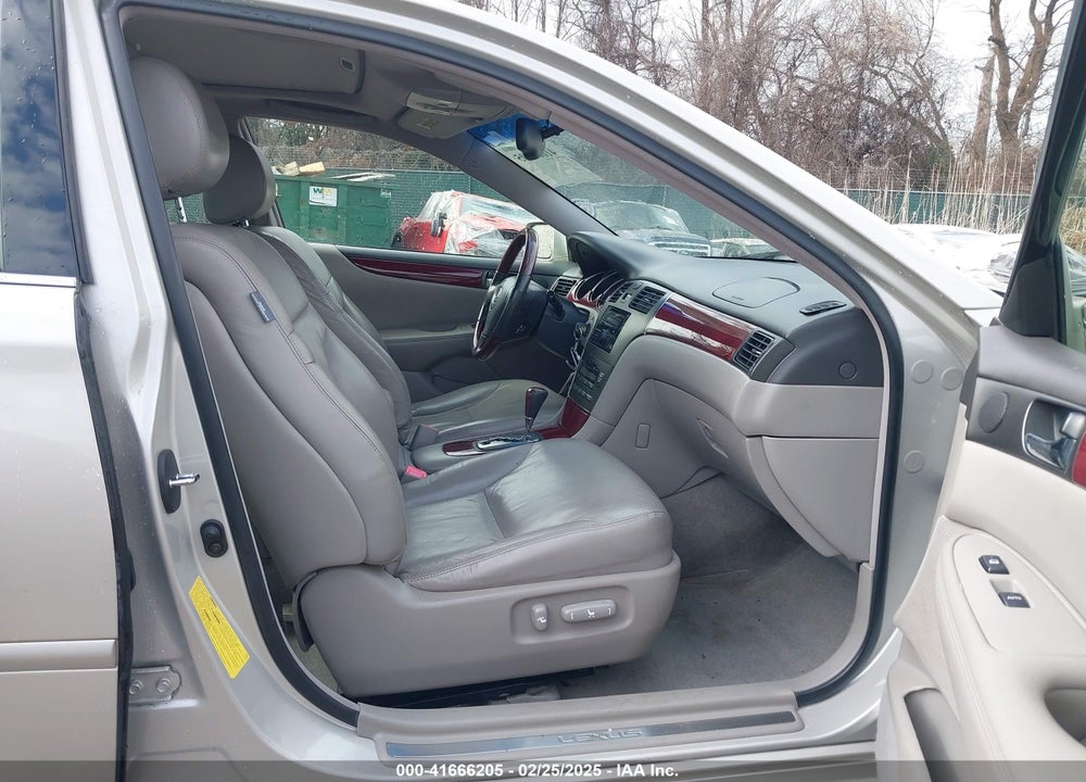 2004 LEXUS ES 330 VIN: JTHBA30G845021612