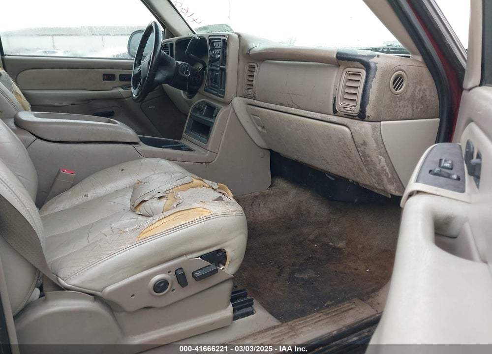 2003 CHEVROLET SUBURBAN 1500 LT VIN: 1GNEC16Z93J203872