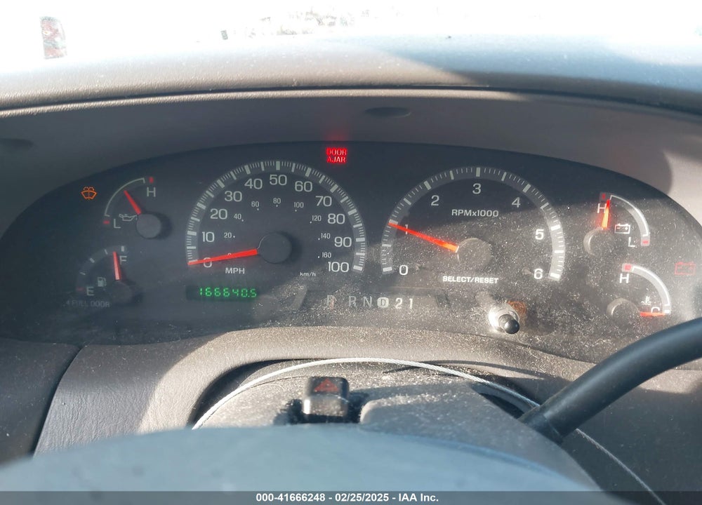 2001 FORD EXPEDITION XLT VIN: 1FMRU15WX1LB08829