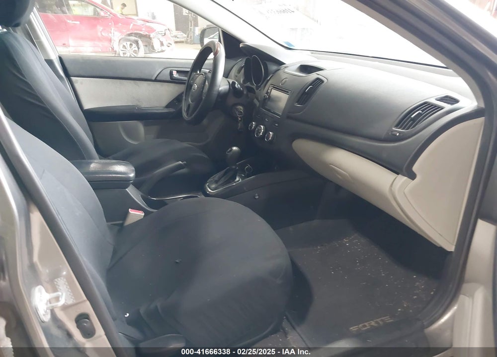 2011 KIA FORTE VIN: KNAFU4A25B5426128