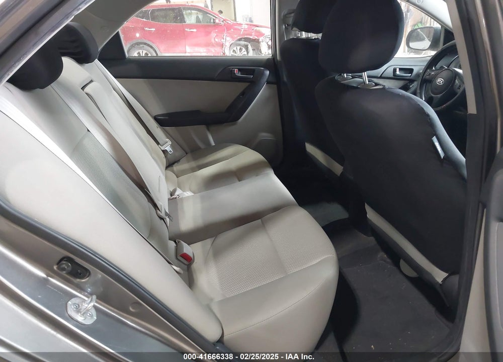 2011 KIA FORTE VIN: KNAFU4A25B5426128