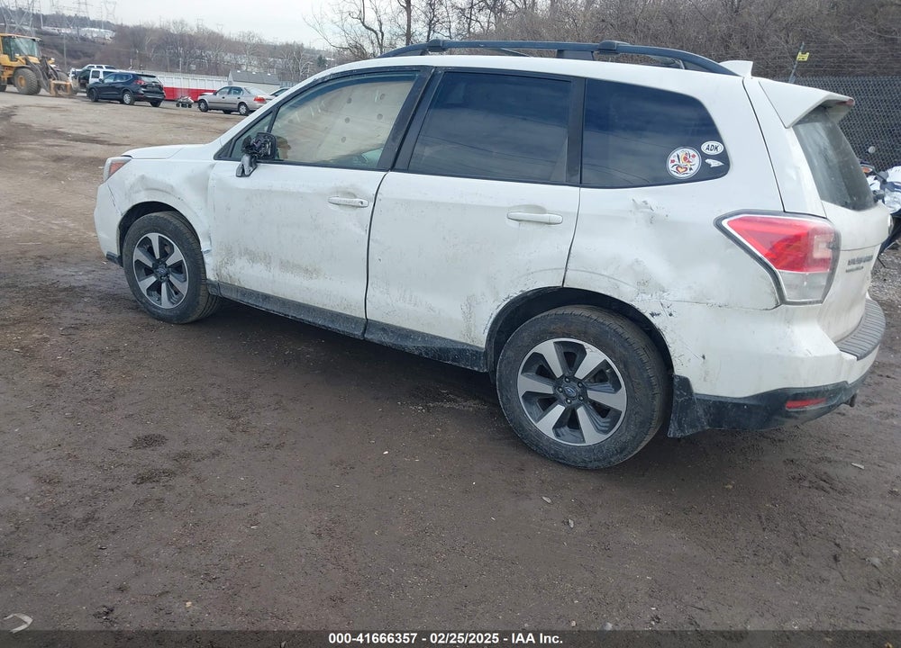 2018 SUBARU FORESTER 2.5I PREMIUM VIN: JF2SJAECXJH529006