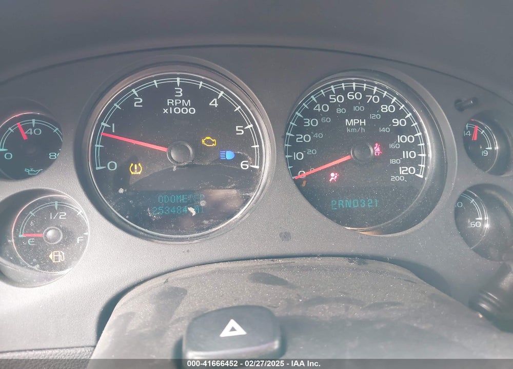 2008 CHEVROLET TAHOE VIN: 1GNFC13018R236657