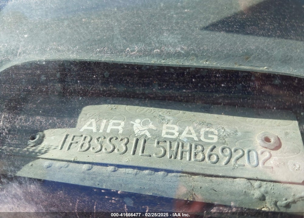 1998 FORD SUPER CLUB WAGON XL/XLT VIN: 1FBSS31L5WHB69202