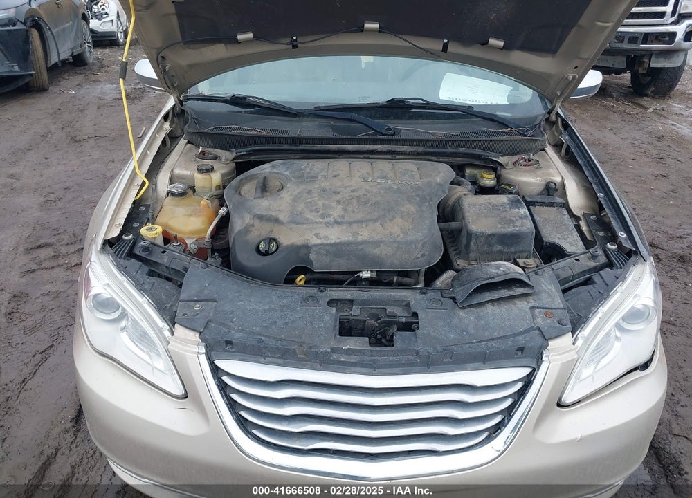 2013 CHRYSLER 200 VIN: 1C3CCBCG5DN575426