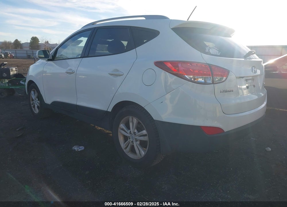 2011 HYUNDAI TUCSON GLS VIN: KM8JU3AC9BU132006