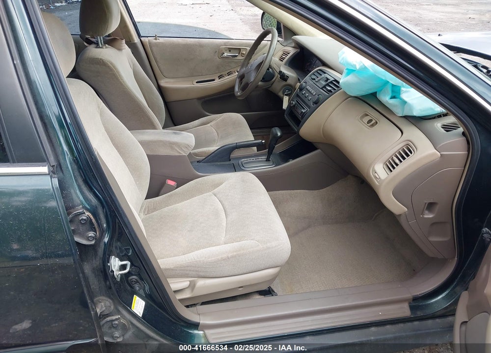 2001 HONDA ACCORD 2.3 LX VIN: 1HGCG66531A141222
