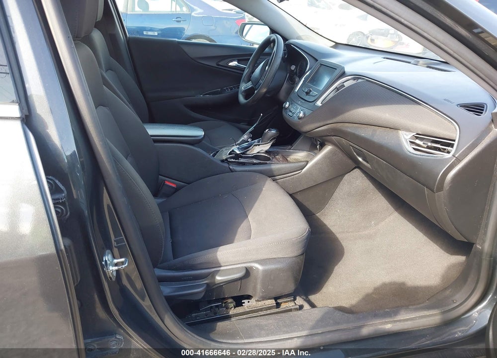 2018 CHEVROLET MALIBU LT VIN: 1G1ZD5ST0JF254556