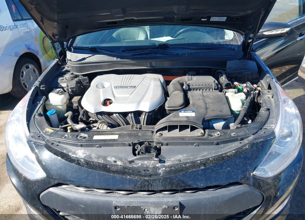 2015 HYUNDAI SONATA VIN: KMHEC4A41FA129904