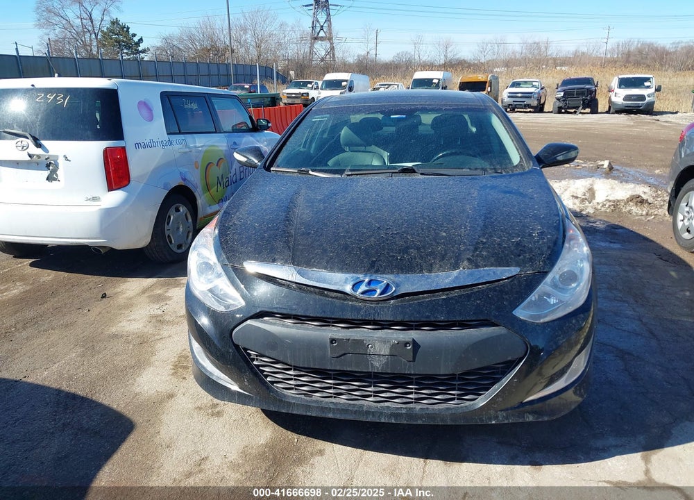 2015 HYUNDAI SONATA VIN: KMHEC4A41FA129904