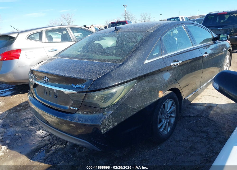 2015 HYUNDAI SONATA VIN: KMHEC4A41FA129904