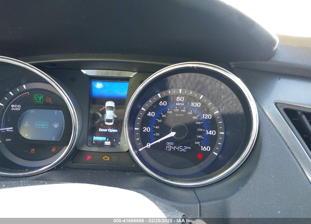 2015 HYUNDAI SONATA VIN: KMHEC4A41FA129904