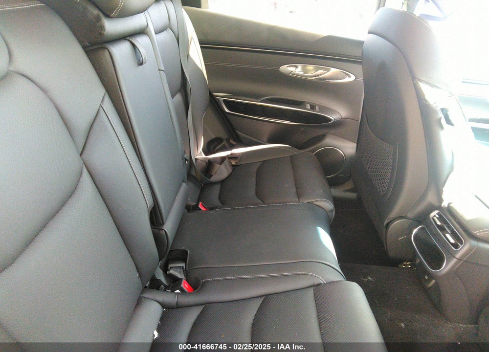 2025 GENESIS GV70 2.5T AWD VIN: 5NMMADTB3SH023827