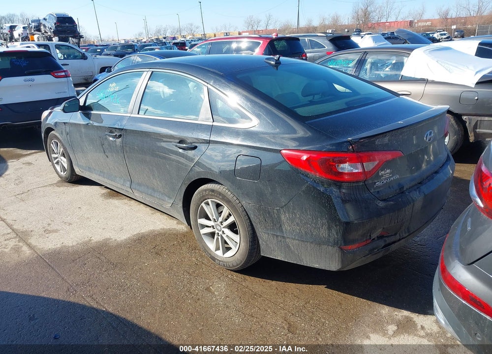 2015 HYUNDAI SONATA VIN: 5NPE24AF6FH241115