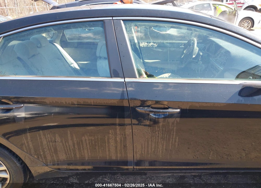 2015 HYUNDAI SONATA VIN: 5NPE24AF8FH106234