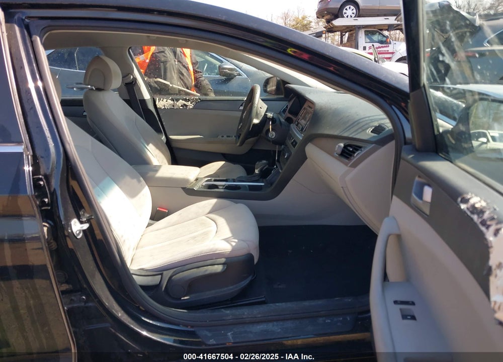 2015 HYUNDAI SONATA VIN: 5NPE24AF8FH106234