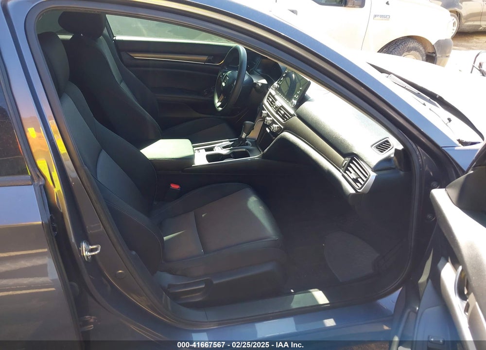 2019 HONDA ACCORD VIN: 1HGCV1F16KA038741
