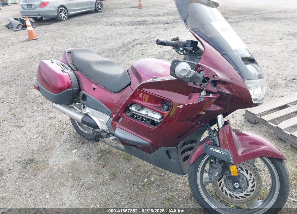 2001 HONDA ST1100 A VIN: JH2SC264X1M100002