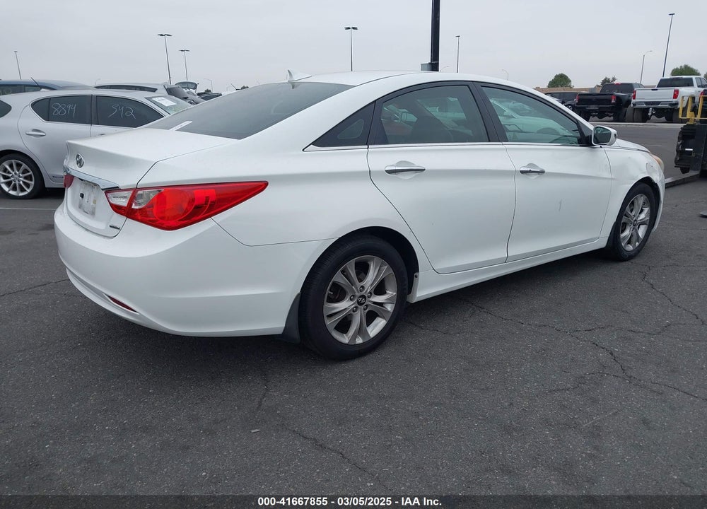 2011 HYUNDAI SONATA VIN: 5NPEC4AC3BH117543