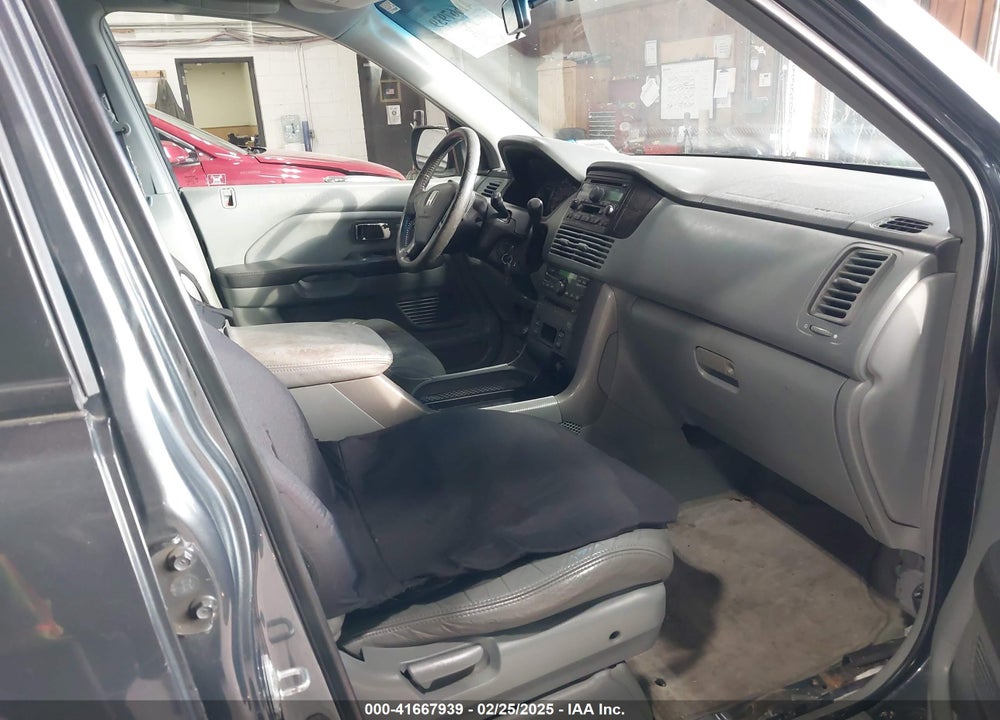 2004 HONDA PILOT EX-L VIN: 2HKYF18614H504193