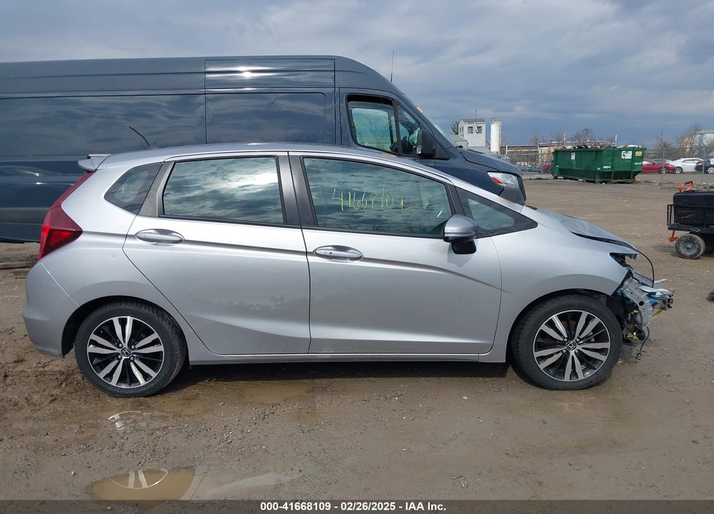 2019 HONDA FIT VIN: 3HGGK5H83KM752082