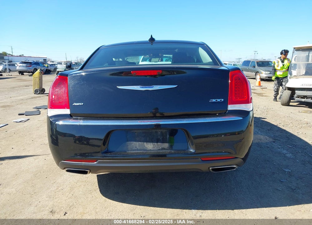 2019 CHRYSLER 300 VIN: 2C3CCAKG8KH610865