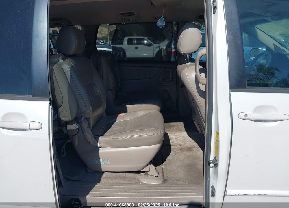 2004 TOYOTA SIENNA XLE VIN: 5TDZA22C74S198263