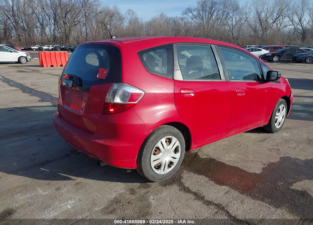 2010 HONDA FIT VIN: JHMGE8H28AC012206