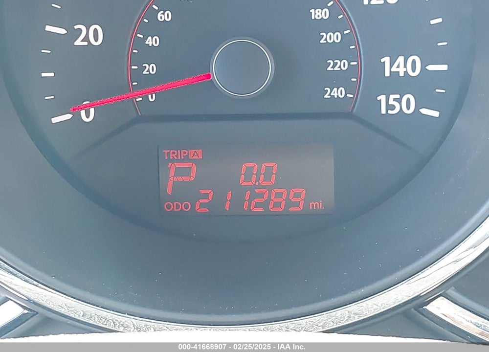 2011 KIA SORENTO VIN: 5XYKT3A13BG038697